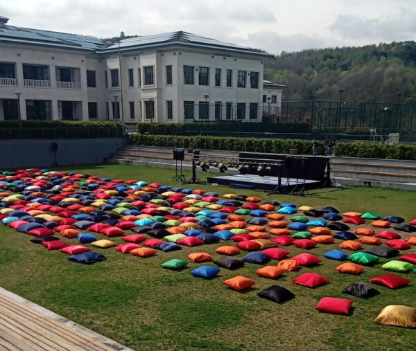 kare renkli minder kiralama antalya organizasyon