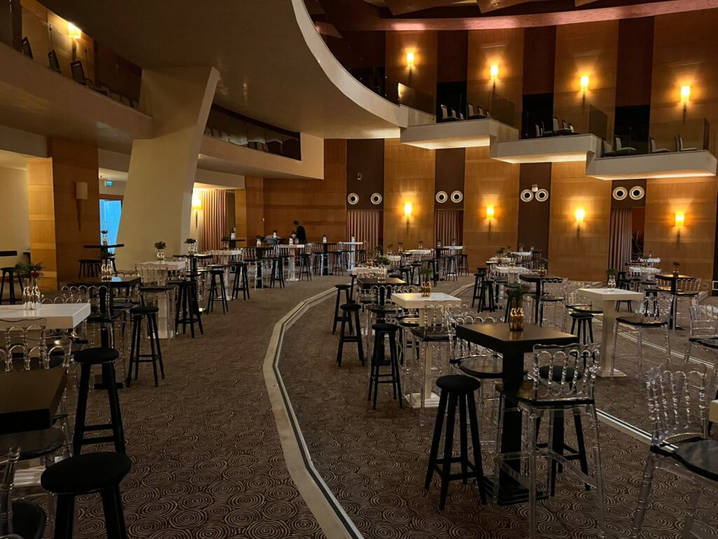 BİSTOR LAKE SİYAH VE BEYAZ YADA KURUM RENKLERİNİZDE ÖZEL BOYA HİZMETİ İLE