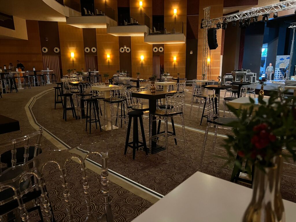 BİSTOR LAKE SİYAH VE BEYAZ YADA KURUM RENKLERİNİZDE ÖZEL BOYA HİZMETİ İLE